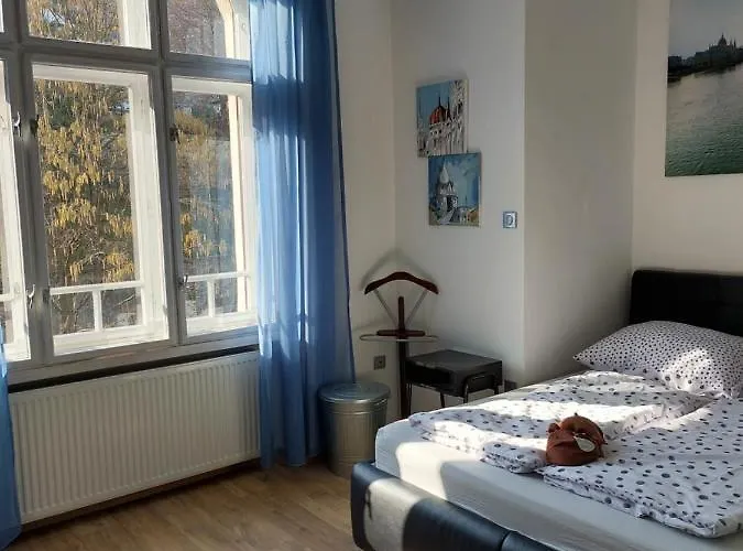 Sunny At The Castle Budapesta