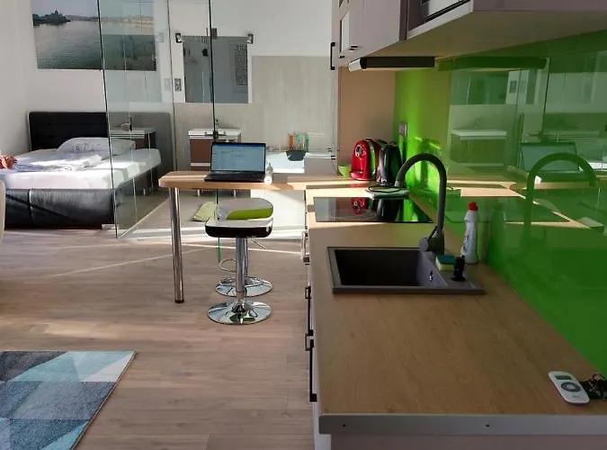 Sunny At The Castle Апартаменты