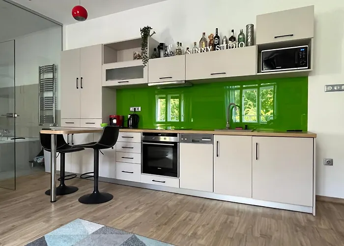 Sunny At The Castle *