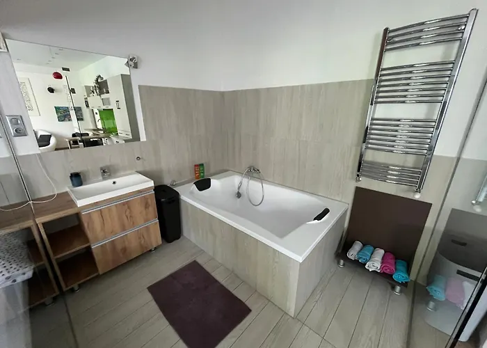 Апартаменты Sunny At The Castle